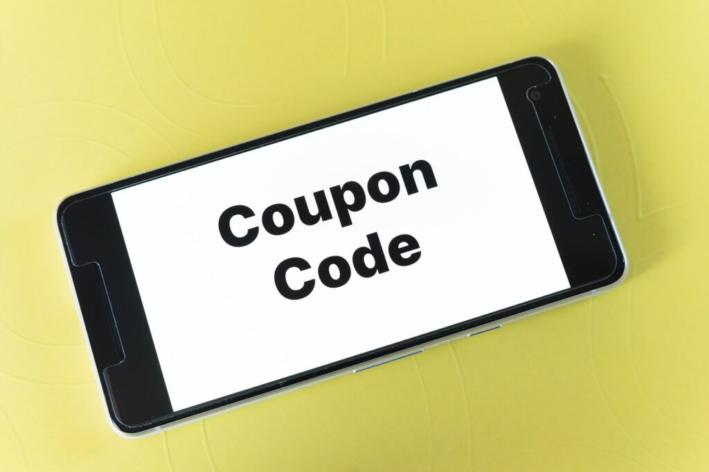 Codici sconto vs coupon: differenze pratiche coupon, code, discount, sale, business, load, e commerce, advertising, mockup, screen, smartphone, website, blog, word, money, worth, were, currency, payment, market, coupon, discount, discount, discount, discount, discount